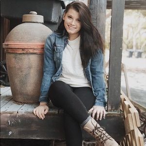 Meet your Posher, Makenzie